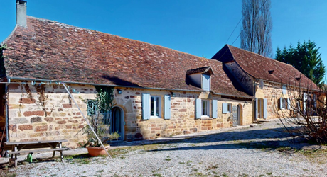 Région de Hautefort, Propriété de caractère, en campagne et sans voisin. Maison d'amis et piscine. 