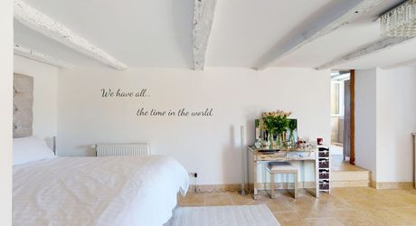 Région de Hautefort, Propriété de caractère, en campagne et sans voisin. Maison d'amis et piscine. 