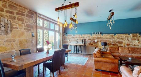 Région de Hautefort, Propriété de caractère, en campagne et sans voisin. Maison d'amis et piscine. 