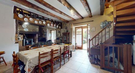 En Périgord Noir, maison en pierre de 180 m² avec jardin au Lardin-Saint-Lazare.