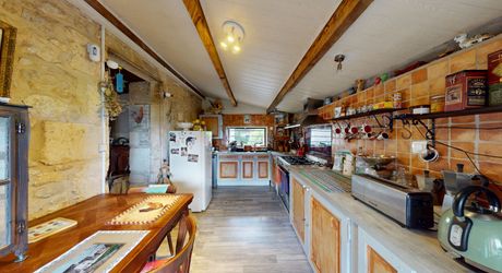 En Périgord Noir, maison en pierre de 180 m² avec jardin au Lardin-Saint-Lazare.