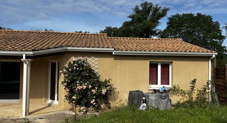 A Montignac-Lascaux, à 5 minutes du centre-ville, maison contemporaine de 150m² habitables avec piscine.