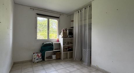 A Montignac-Lascaux, à 5 minutes du centre-ville, maison contemporaine de 150m² habitables avec piscine.
