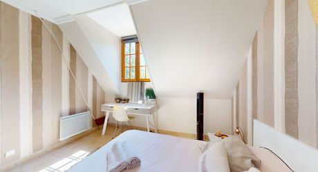 Maison contemporaine 275 m² avec piscine à Terrasson-Lavilledieu sur environ 5000 m² de terrain.