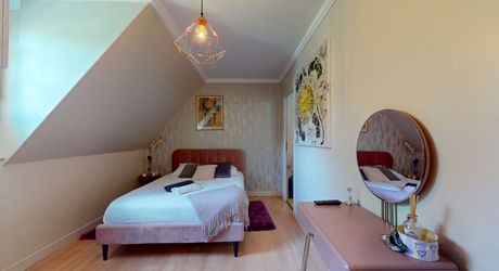 Maison contemporaine 275 m² avec piscine à Terrasson-Lavilledieu sur environ 5000 m² de terrain.