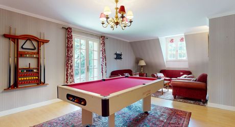 Maison contemporaine 275 m² avec piscine à Terrasson-Lavilledieu sur environ 5000 m² de terrain.