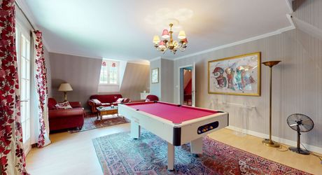 Maison contemporaine 275 m² avec piscine à Terrasson-Lavilledieu sur environ 5000 m² de terrain.