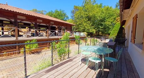 Maison contemporaine 275 m² avec piscine à Terrasson-Lavilledieu sur environ 5000 m² de terrain.