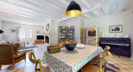 Maison contemporaine 275 m² avec piscine à Terrasson-Lavilledieu sur environ 5000 m² de terrain.