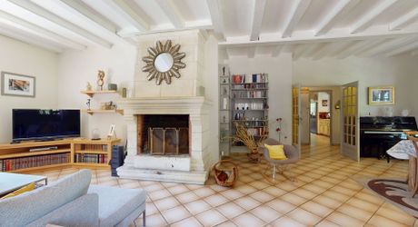 Maison contemporaine 275 m² avec piscine à Terrasson-Lavilledieu sur environ 5000 m² de terrain.