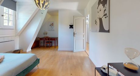 Maison contemporaine 275 m² avec piscine à Terrasson-Lavilledieu sur environ 5000 m² de terrain.