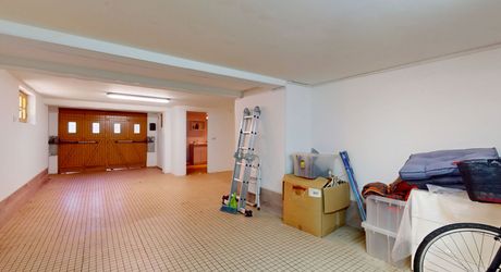 Maison contemporaine 275 m² avec piscine à Terrasson-Lavilledieu sur environ 5000 m² de terrain.