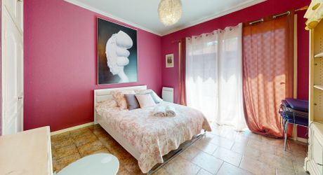 Maison contemporaine 275 m² avec piscine à Terrasson-Lavilledieu sur environ 5000 m² de terrain.
