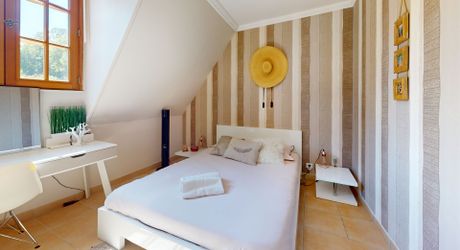 Maison contemporaine 275 m² avec piscine à Terrasson-Lavilledieu sur environ 5000 m² de terrain.