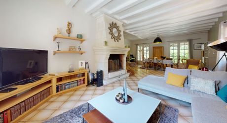 Maison contemporaine 275 m² avec piscine à Terrasson-Lavilledieu sur environ 5000 m² de terrain.