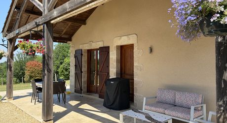 A quelques kilomètres de Montignac, maison de plain-pied, en parfait, état, situé au calme sur les hauteurs.