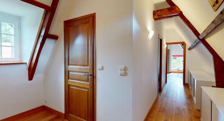 Ancienne ferme périgourdine rénovée sur 15 hectares à 6 kilomètres de Sarlat.