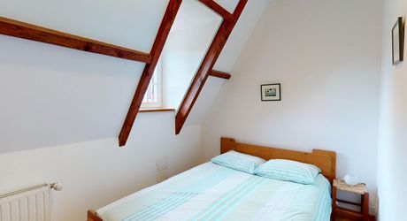 Ancienne ferme périgourdine rénovée sur 15 hectares à 6 kilomètres de Sarlat.