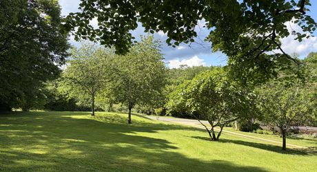 Ancienne ferme périgourdine rénovée sur 15 hectares à 6 kilomètres de Sarlat.