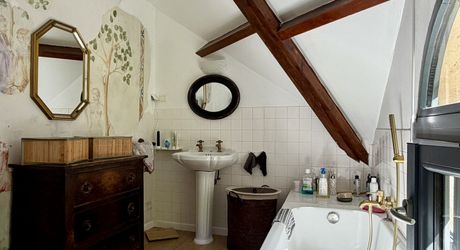 En Périgord Noir, sur les hauteurs de la Vallée de la Vézère, maison impeccable située au calme sans nuisance.