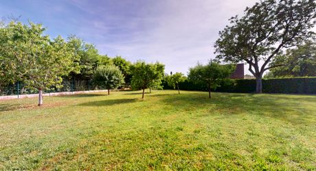 Périgord Noir – Élégante maison avec piscine et jardin arboré à Montignac-Lascaux.