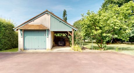 Périgord Noir – Élégante maison avec piscine et jardin arboré à Montignac-Lascaux.