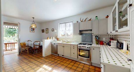 Périgord Noir – Élégante maison avec piscine et jardin arboré à Montignac-Lascaux.