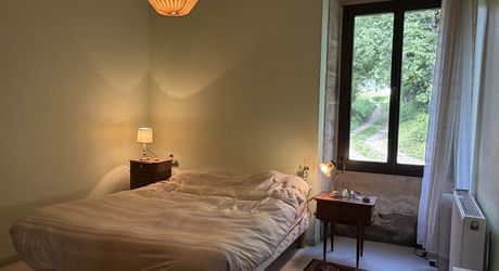 Propriété sur 2 hectares située dans un très beau cadre de campagne, à moins de 10 minutes de Sarlat.