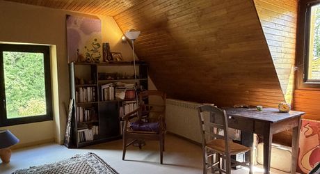 Propriété sur 2 hectares située dans un très beau cadre de campagne, à moins de 10 minutes de Sarlat.