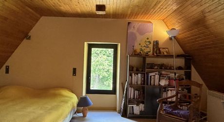 Propriété sur 2 hectares située dans un très beau cadre de campagne, à moins de 10 minutes de Sarlat.