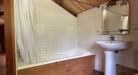 Périgord Noir, maison au coeur d'un hameau, proche commerces et sites touristiques.