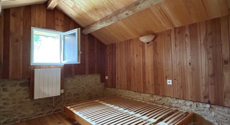 Périgord Noir, maison au coeur d'un hameau, proche commerces et sites touristiques.