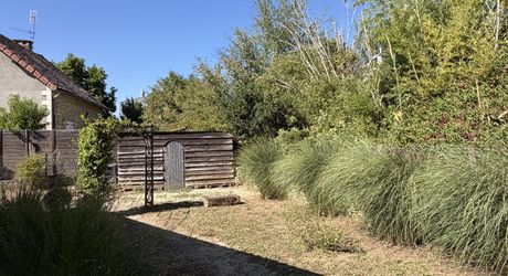 A MONTIGNAC, maison avec gîte sur terrain de 500 m² avec piscine hors-sol.