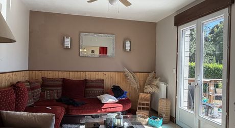 A MONTIGNAC, maison avec gîte sur terrain de 500 m² avec piscine hors-sol.