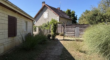 A MONTIGNAC, maison avec gîte sur terrain de 500 m² avec piscine hors-sol.