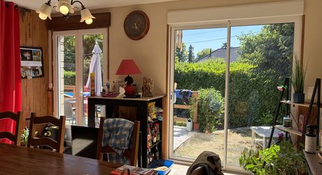 A MONTIGNAC, maison avec gîte sur terrain de 500 m² avec piscine hors-sol.