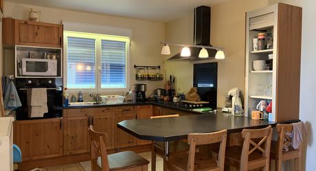 A MONTIGNAC, maison avec gîte sur terrain de 500 m² avec piscine hors-sol.