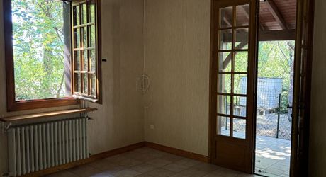 A quiet house situated 2 minutes from the centre of Montignac-Lascaux.