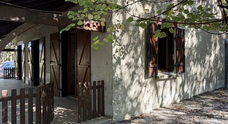 A quiet house situated 2 minutes from the centre of Montignac-Lascaux.