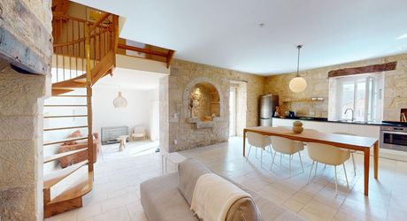 Magnifique maison de vacances avec cour et piscine.