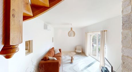 Magnifique maison de vacances avec cour et piscine.