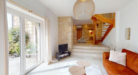 Magnifique maison de vacances avec cour et piscine.
