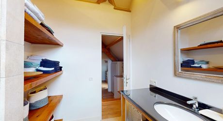 Magnifique maison de vacances avec cour et piscine.