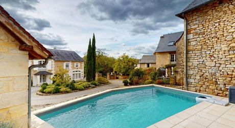 Magnifique maison de vacances avec cour et piscine.