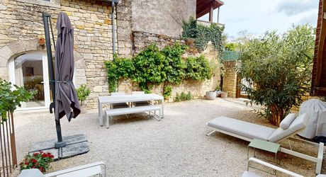 Magnifique maison de vacances avec cour et piscine.