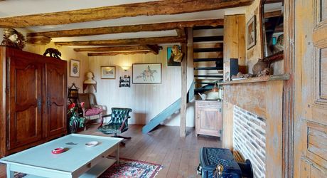 Maison de caractère avec dépendances dans un hameau authentique en Périgord Noir.