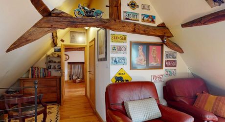 Maison de caractère avec dépendances dans un hameau authentique en Périgord Noir.