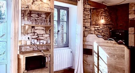 Maison de village authentique rénovée avec cour. 