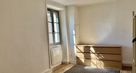 Maison de village authentique rénovée avec cour. 