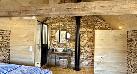 Maison de village authentique rénovée avec cour. 